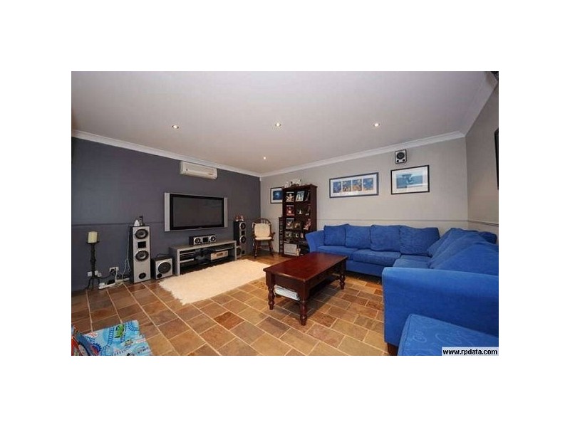 2/1 Cadbury Street, Warnbro WA 6169