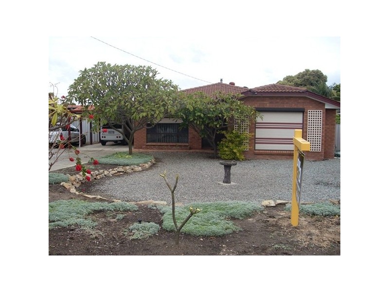 8 Kensington Court, Cooloongup WA 6168