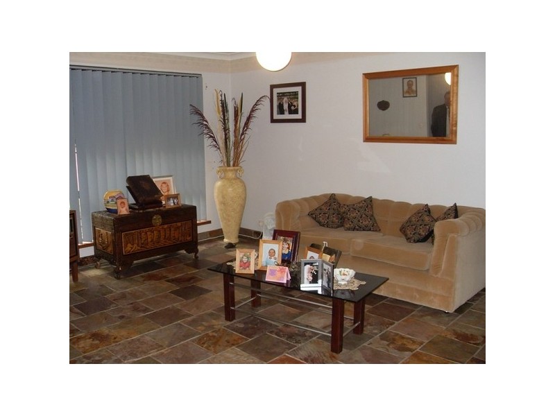 8 Kensington Court, Cooloongup WA 6168