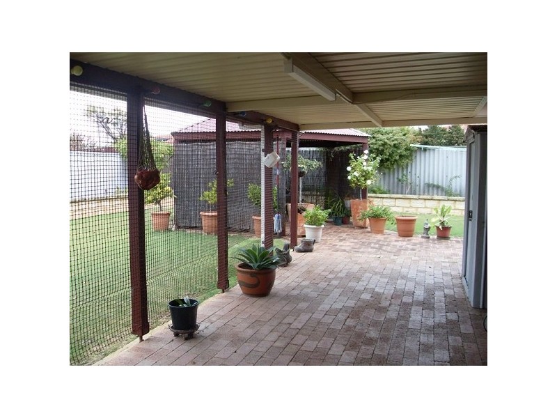 8 Kensington Court, Cooloongup WA 6168