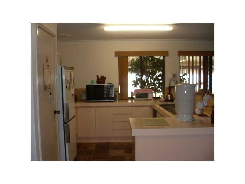 8 Kensington Court, Cooloongup WA 6168