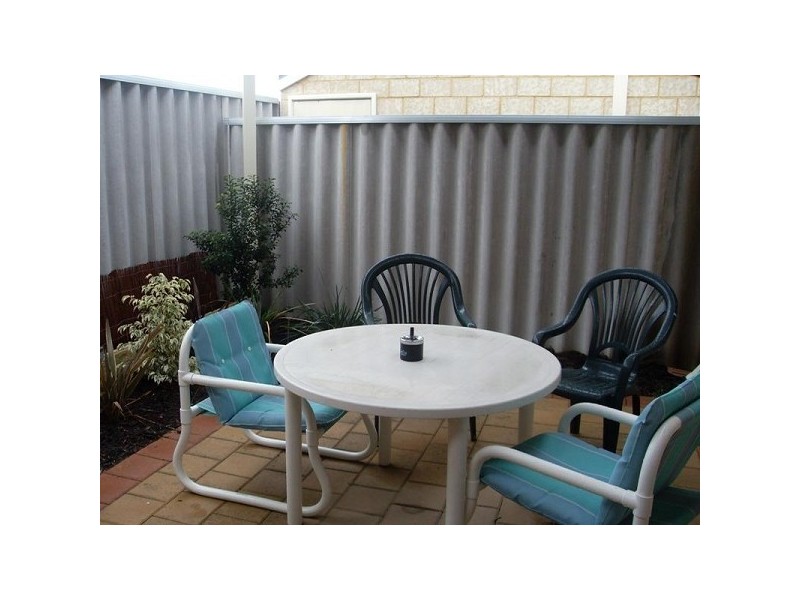2/66 Parkin Street, Rockingham WA 6168