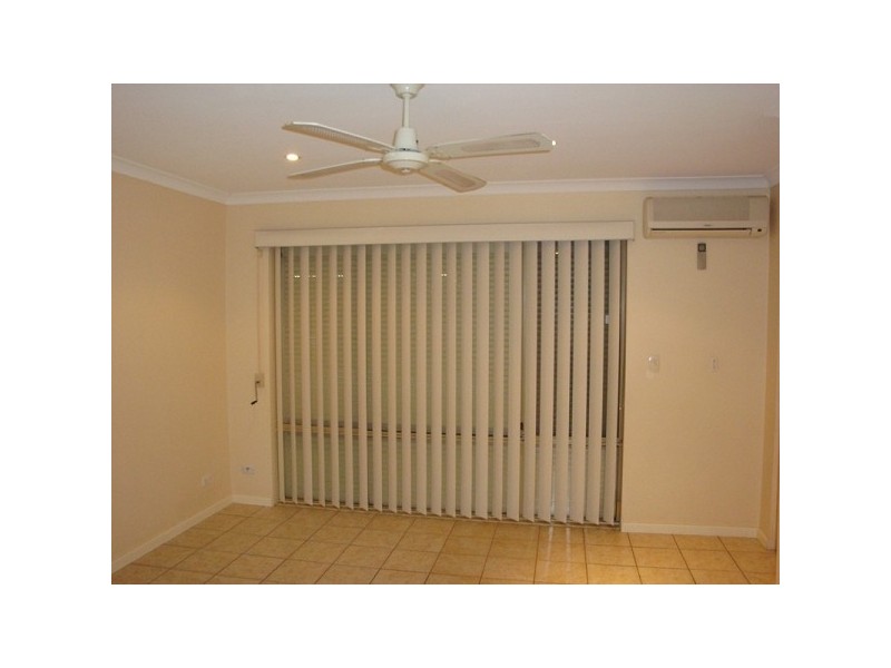 25 Simmons Loop, Parmelia WA 6167