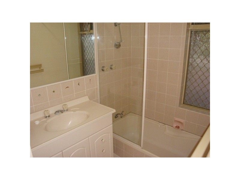25 Simmons Loop, Parmelia WA 6167