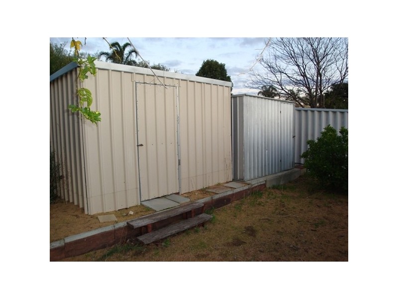 25 Simmons Loop, Parmelia WA 6167