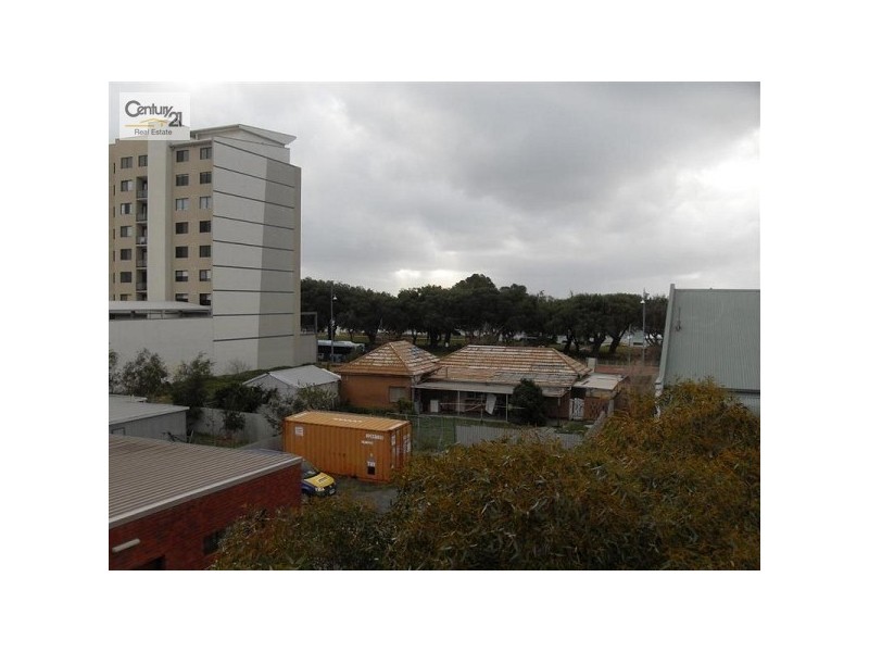 1/52 Kent Street, Rockingham WA 6168