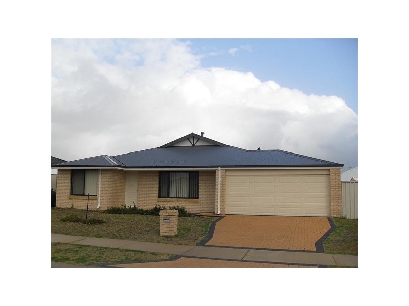 10 Jaubert Avenue, Secret Harbour WA 6173