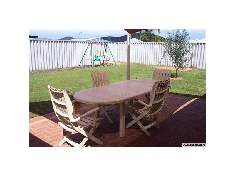 40 Zaragoza Road, Port Kennedy WA 6172