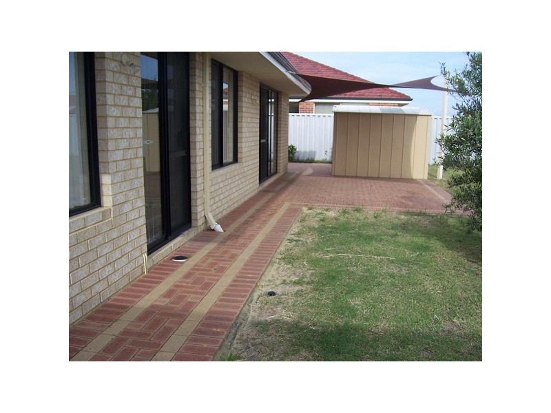 40 Zaragoza Road, Port Kennedy WA 6172