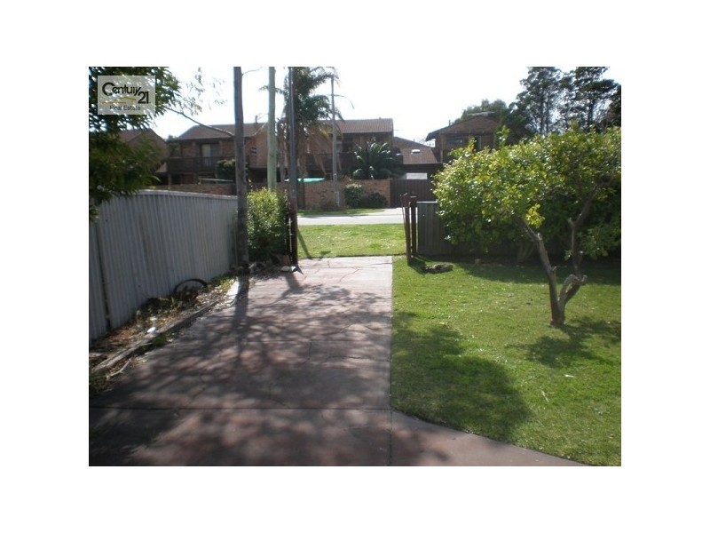 11 Fisher Street, Rockingham WA 6168