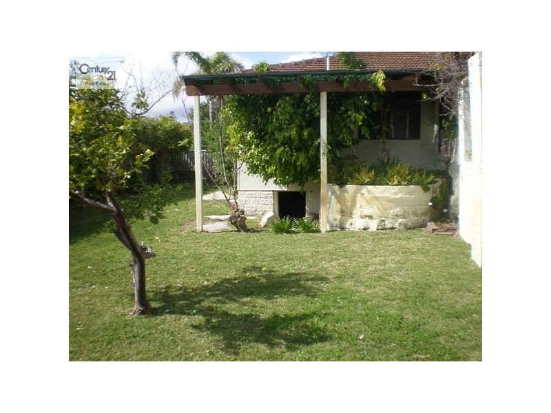 11 Fisher Street, Rockingham WA 6168