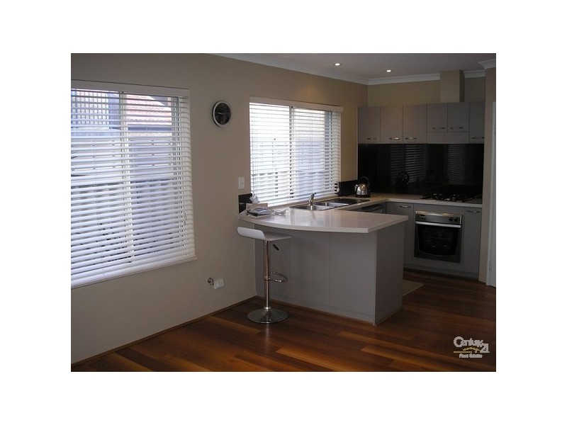 2/8 Hymus Street, Rockingham WA 6168
