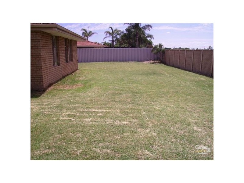 8 Fox Place, Cooloongup WA 6168