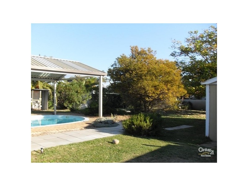 21 Thomas Street, Safety Bay WA 6169