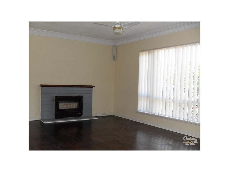 21 Thomas Street, Safety Bay WA 6169