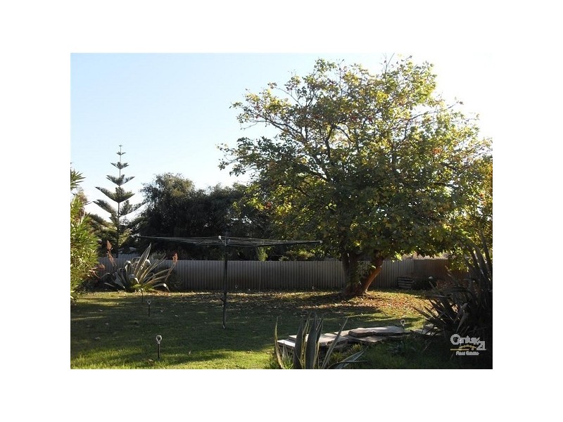 21 Thomas Street, Safety Bay WA 6169