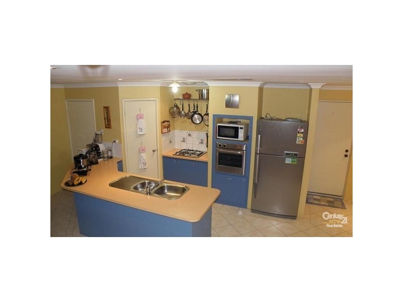 28 Boyle Avenue, Rockingham WA 6168