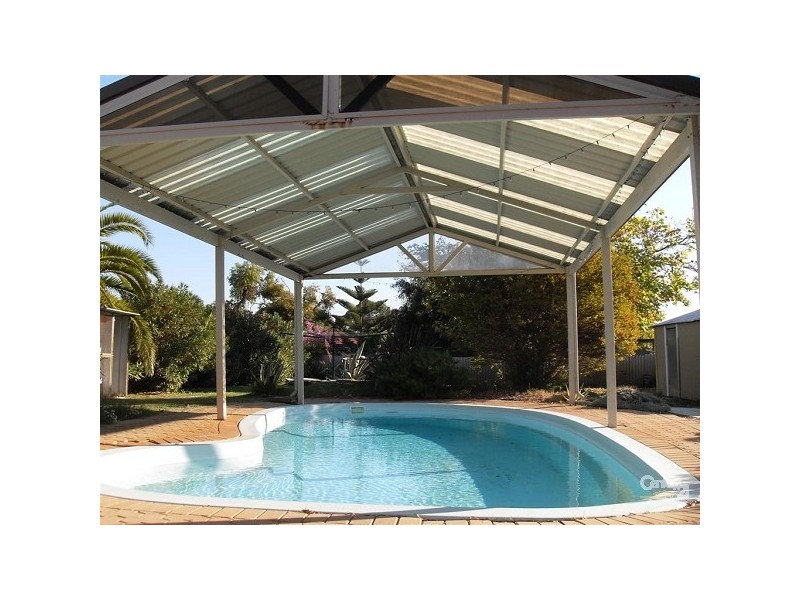 21 Thomas Street, Safety Bay WA 6169