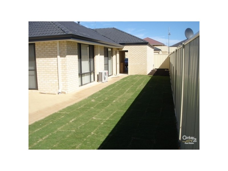 9 Cronulla Road, Secret Harbour WA 6173