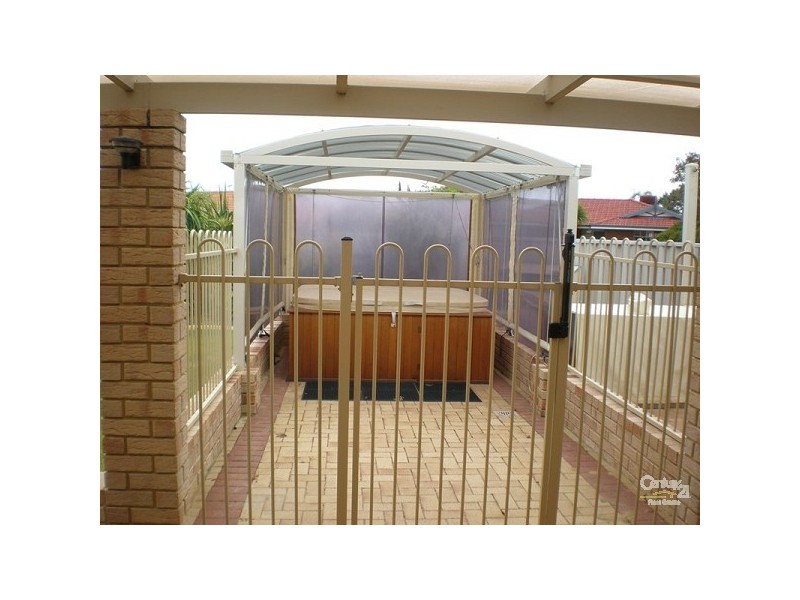 8 Greencroft Gardens, Warnbro WA 6169