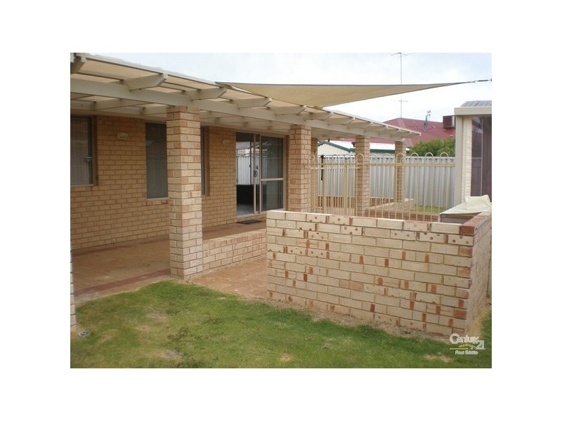 8 Greencroft Gardens, Warnbro WA 6169