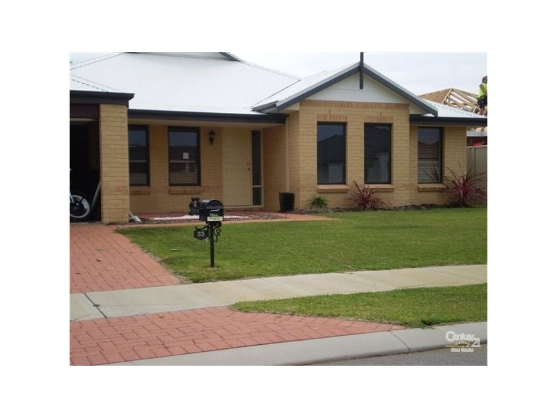 33 Edenhall Crescent, Waikiki WA 6169