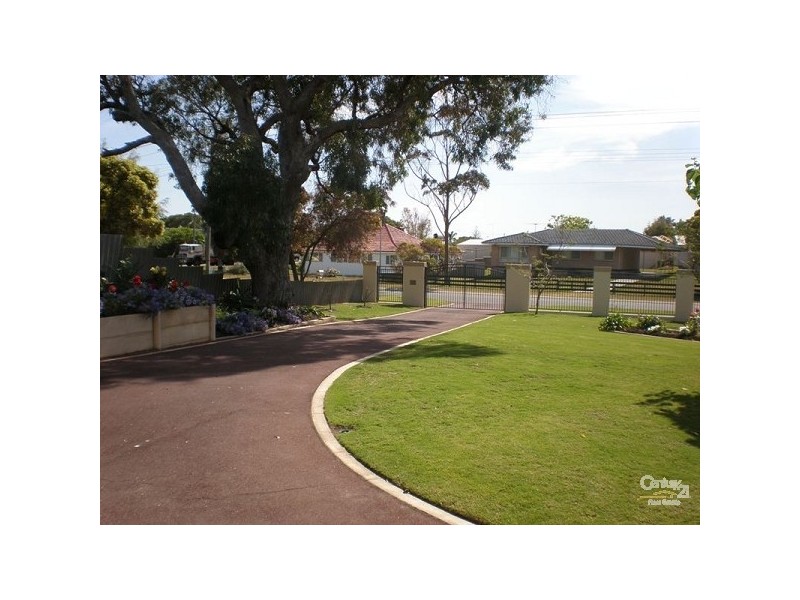 31 Fourth Avenue, Shoalwater WA 6169