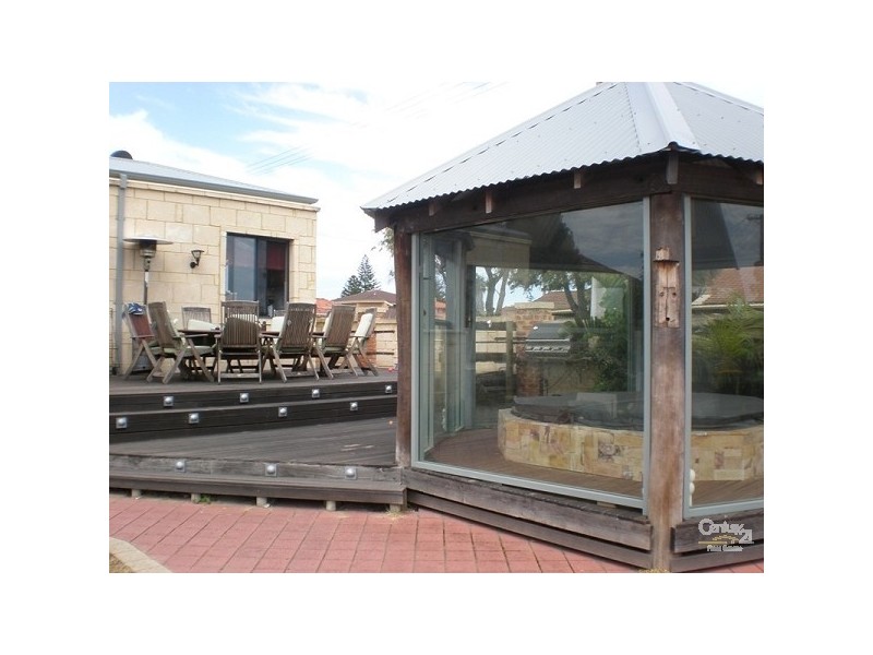 110 Penguin Road, Safety Bay WA 6169