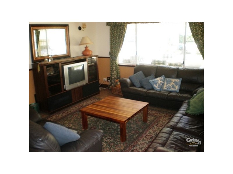 11 Ray Street, Rockingham WA 6168