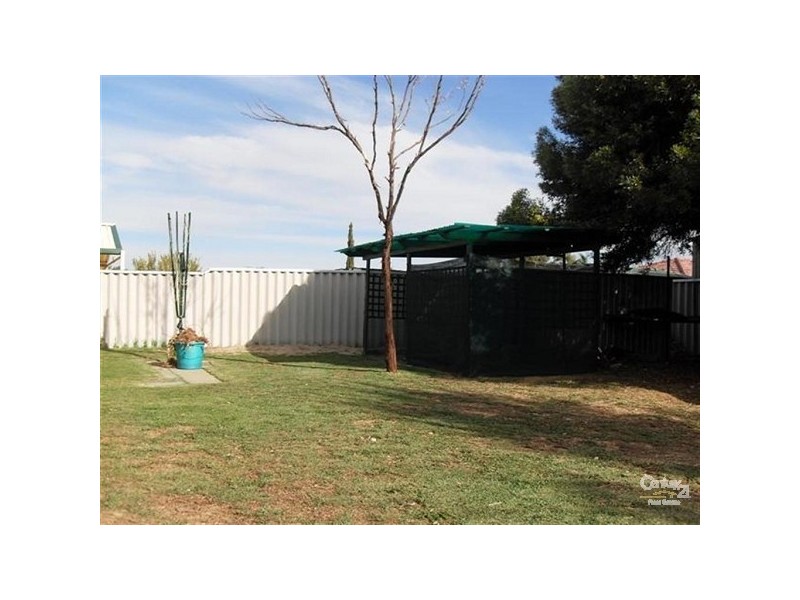 15 Karrawa Gardens, Port Kennedy WA 6172