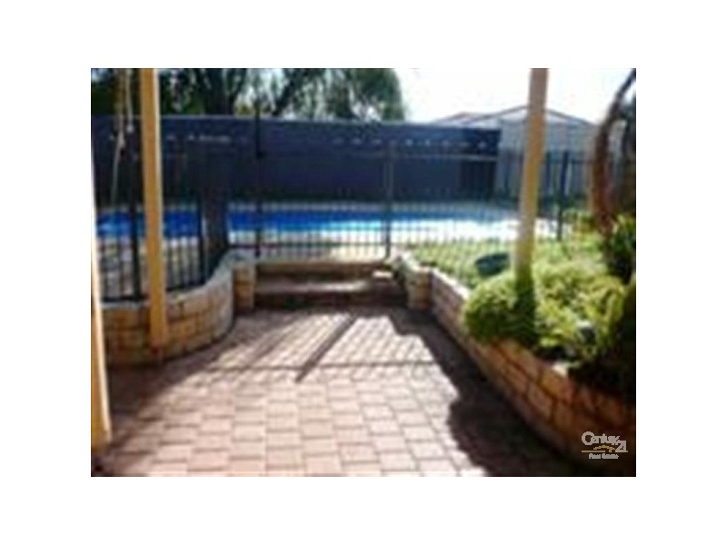 4 Dundee Close, Warnbro WA 6169