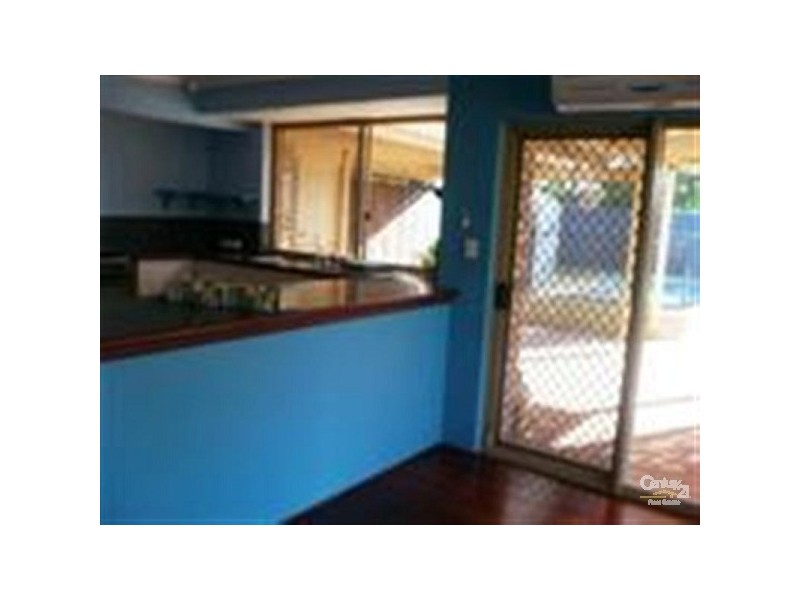 4 Dundee Close, Warnbro WA 6169