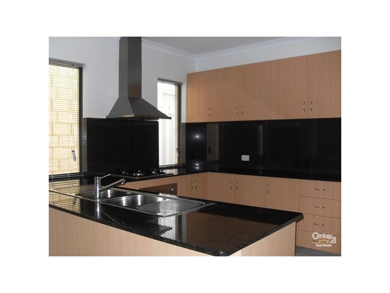 2/44 Parkin Street, Rockingham WA 6168