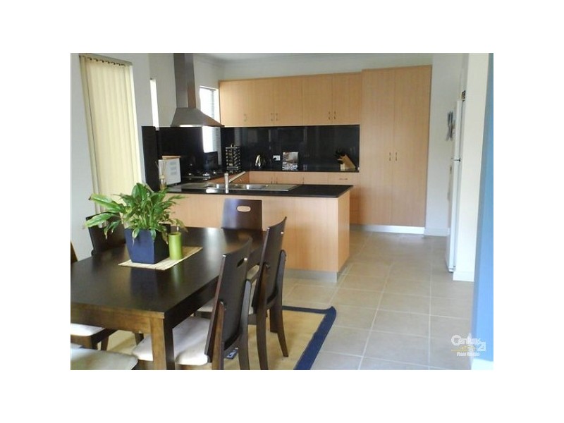 2/44 Parkin Street, Rockingham WA 6168