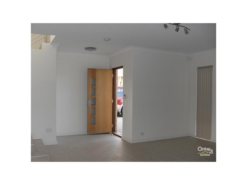 2/44 Parkin Street, Rockingham WA 6168