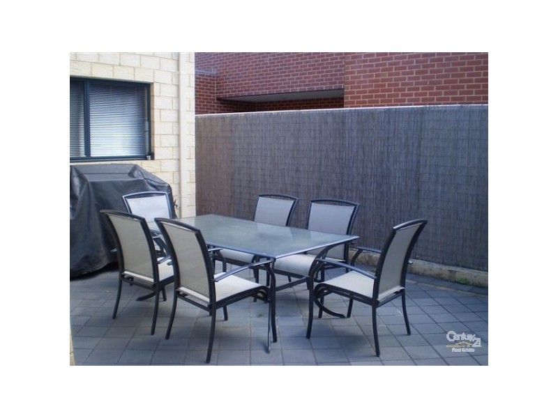 2/52-54 Lewington Street, Rockingham WA 6168