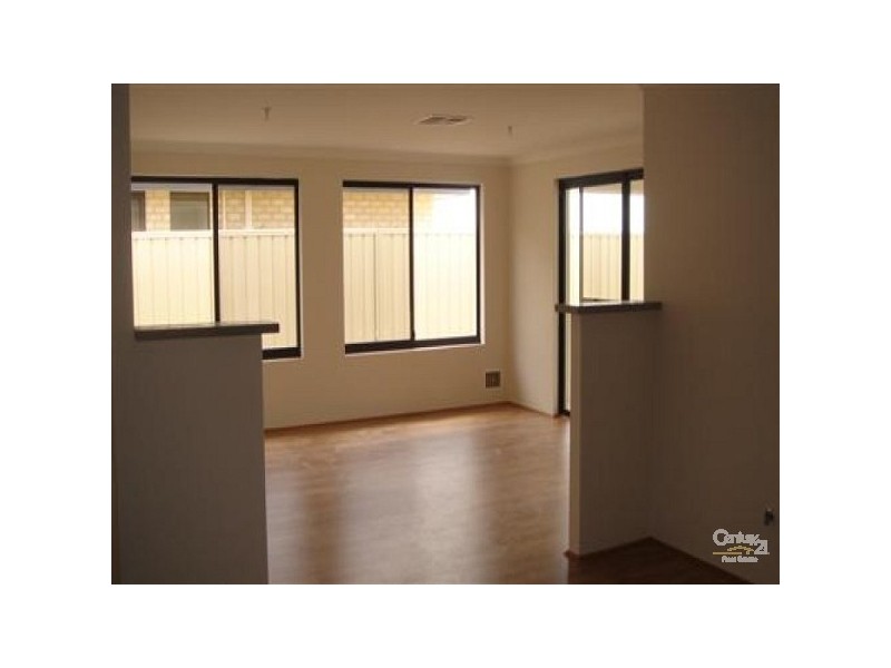 11 Cronulla Road, Secret Harbour WA 6173