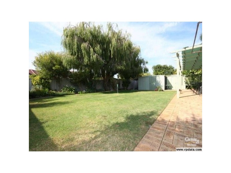 590 Safety Bay Road, Safety Bay WA 6169