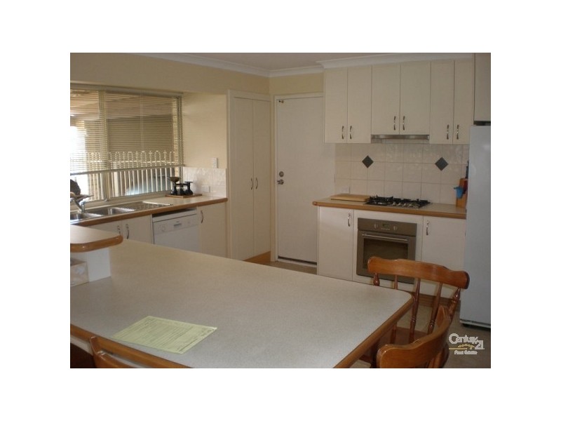 8 Stern Close, Waikiki WA 6169