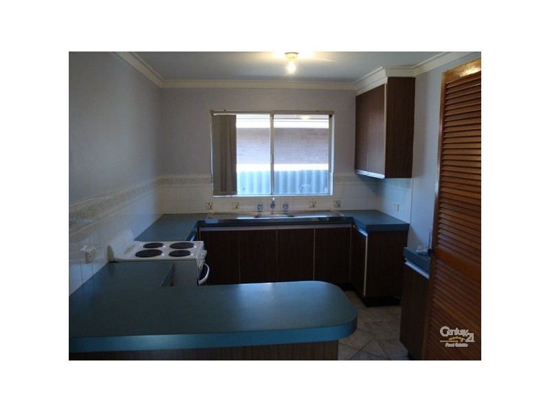 30 Arkwell Avenue, Rockingham WA 6168