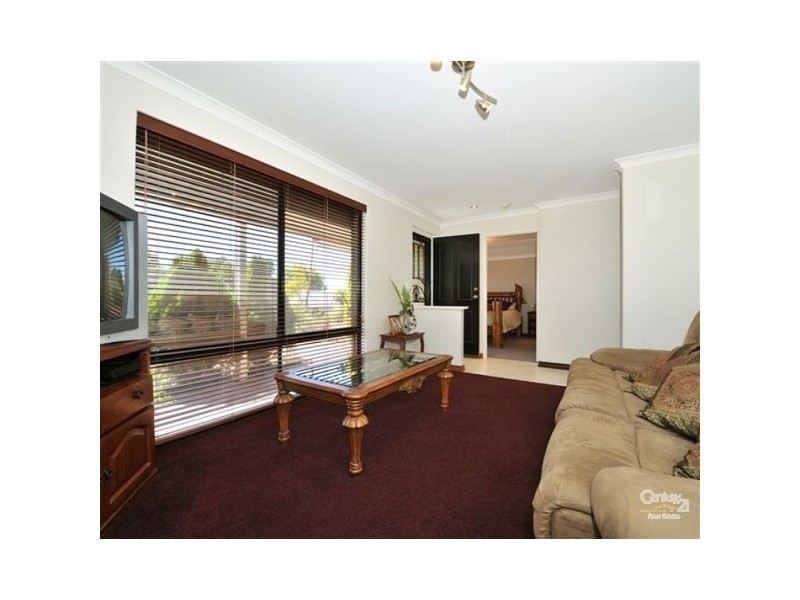 8 Mahoe Parkway, Port Kennedy WA 6172