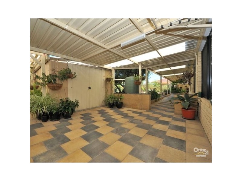 8 Mahoe Parkway, Port Kennedy WA 6172