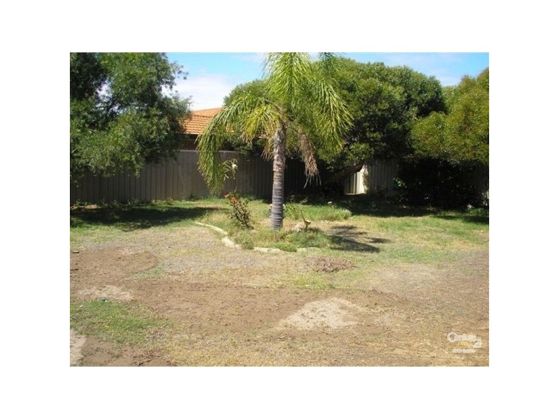 6 Gibb Road, Waikiki WA 6169