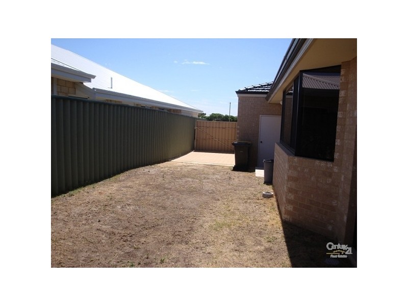 21 Carlingford Drive, Port Kennedy WA 6172