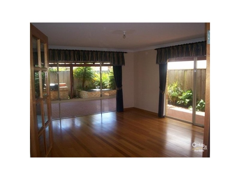 21 Ritchie Drive, Rockingham WA 6168