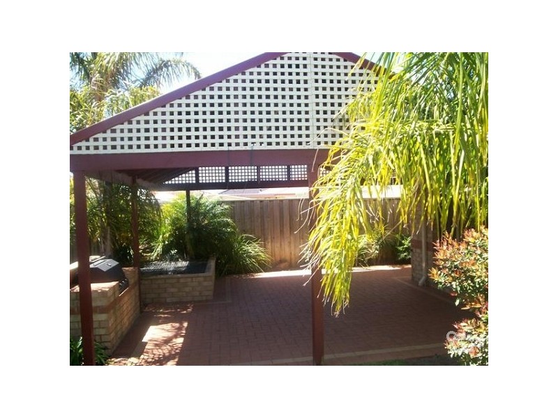 21 Ritchie Drive, Rockingham WA 6168