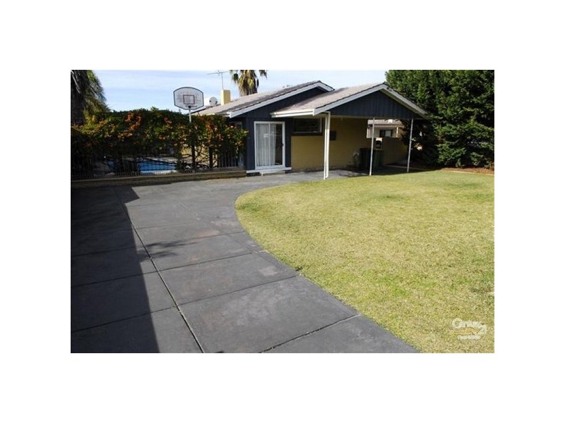 10 Leo Place, Rockingham WA 6168