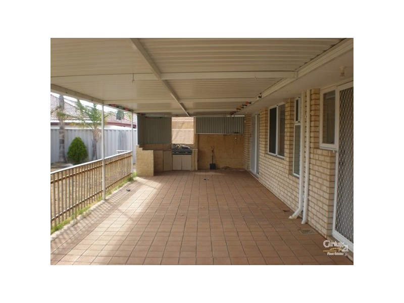 8 Huntingdale Court, Cooloongup WA 6168