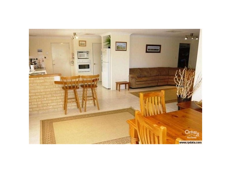 10 Jean Pierre Drive, Port Kennedy WA 6172