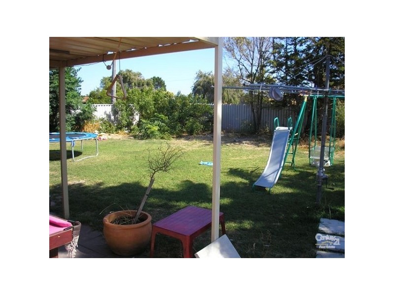 1 Neale Place, Cooloongup WA 6168